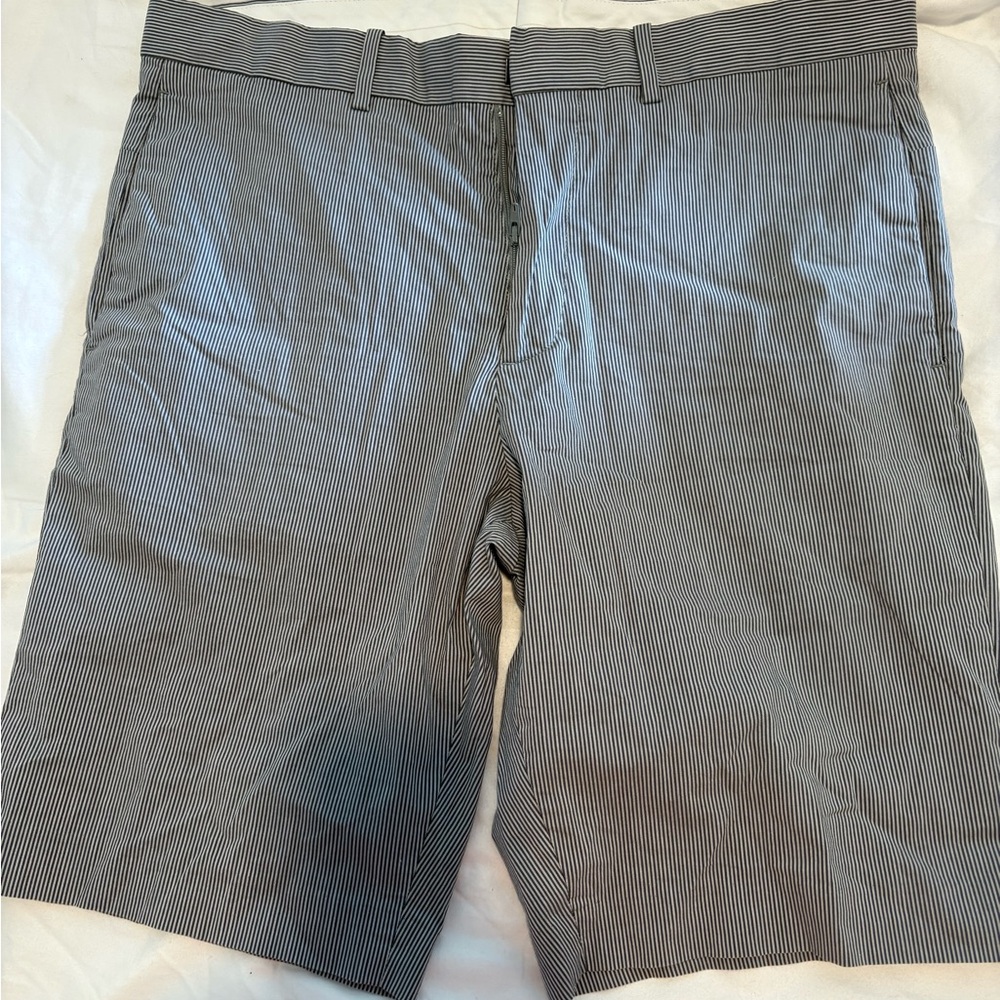 Men's Gray Striped Shorts
